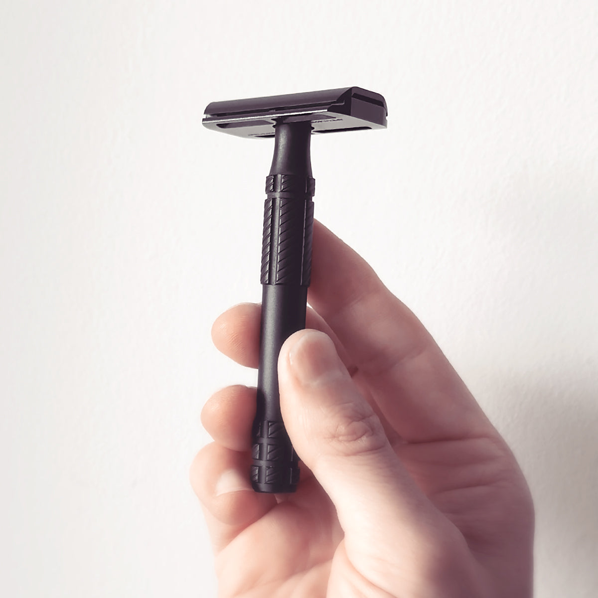 The APEX-AL Razor (Jet Black)